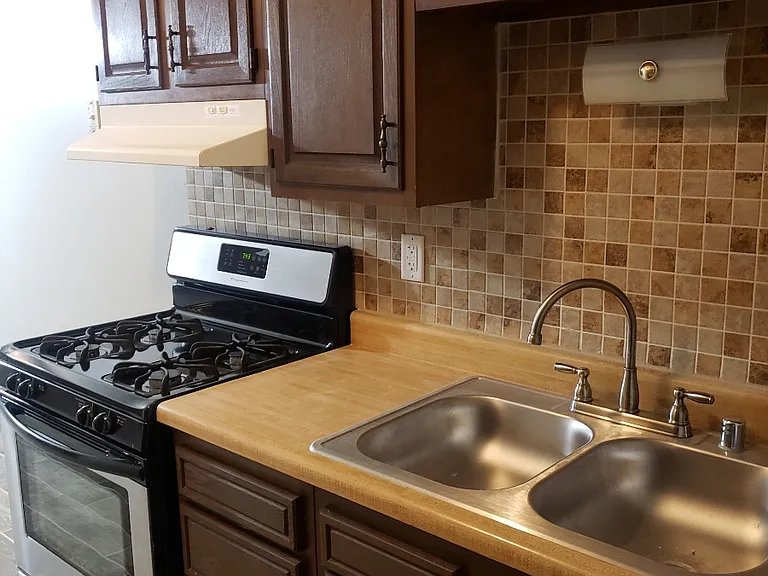 7512 N Granville Rd #104 — Photo 28