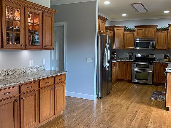 Kitchen 
Granite counters