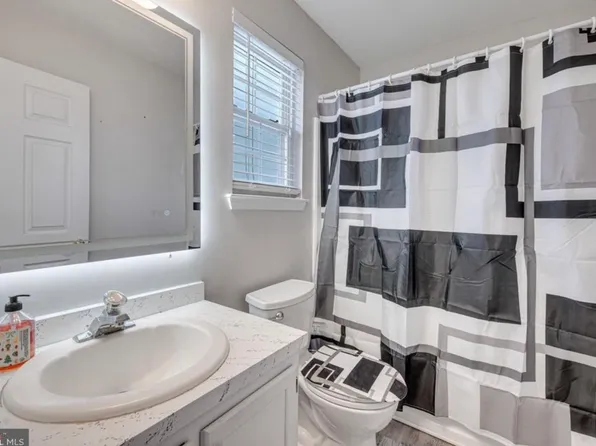 56 Oakton Dr, Atco, NJ 08004