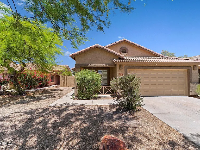 17534 W Coyote Trail Dr — Photo 1