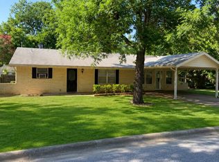 1808 Edgewood Dr, Bridgeport, TX 76426