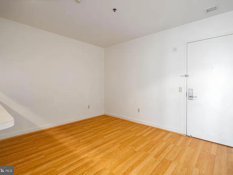 1100 Vine St #415 — Photo 2