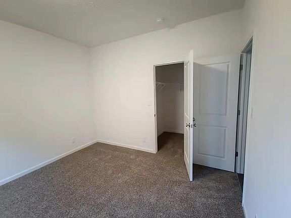 4th image of 6329 Silvercreek Dr