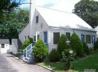 43 W 18th St, Huntington Station, NY 11746