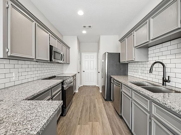 4th image of 16555 Pentonshire Ln