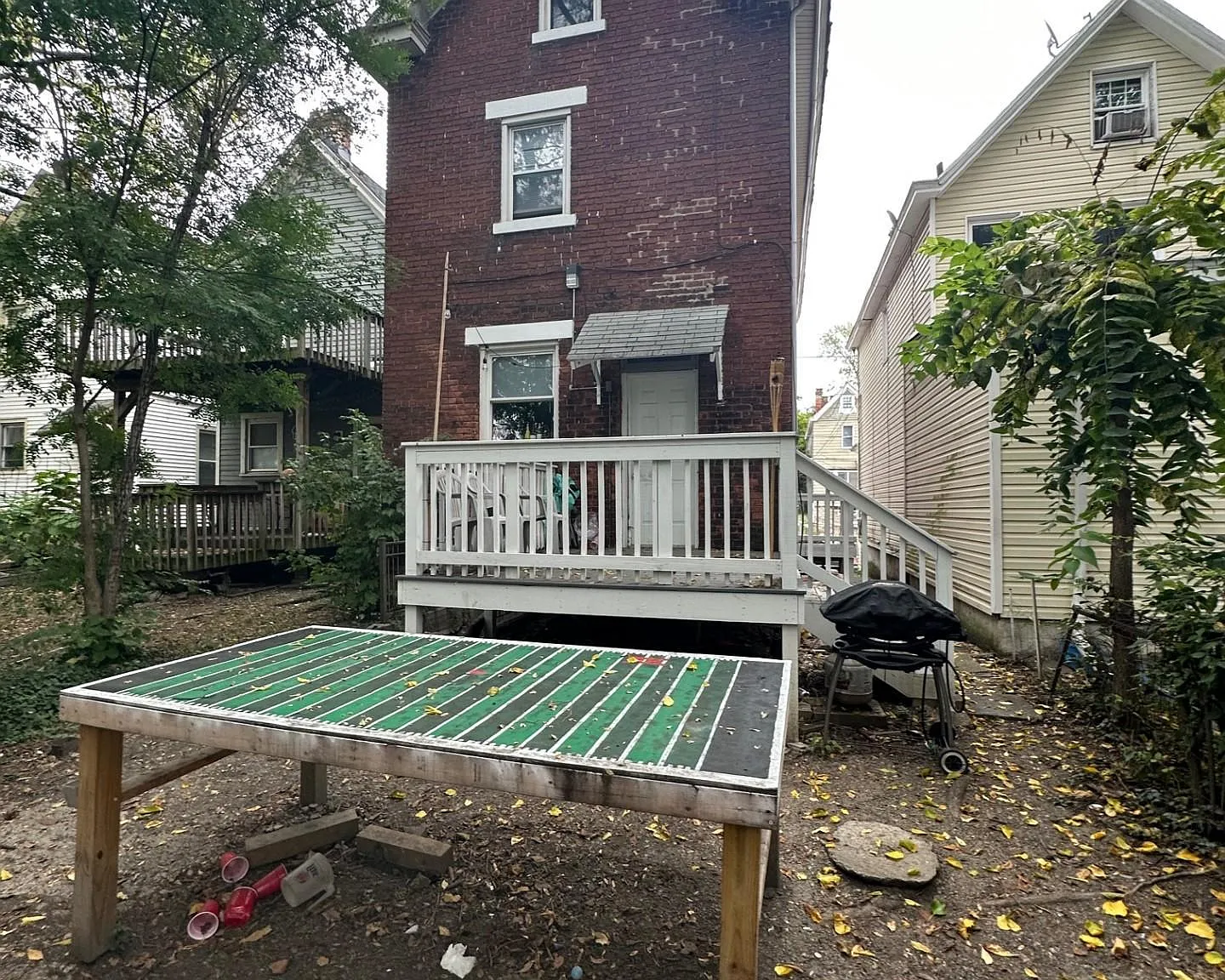 4 bed, 2.5 bath, 2200 sqft, $2,100 — Photo 2