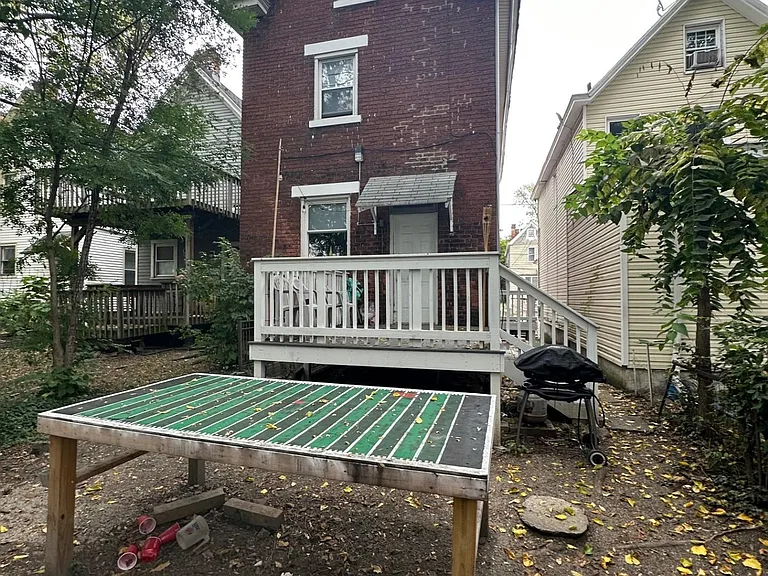 2345 Victor St — Photo 2