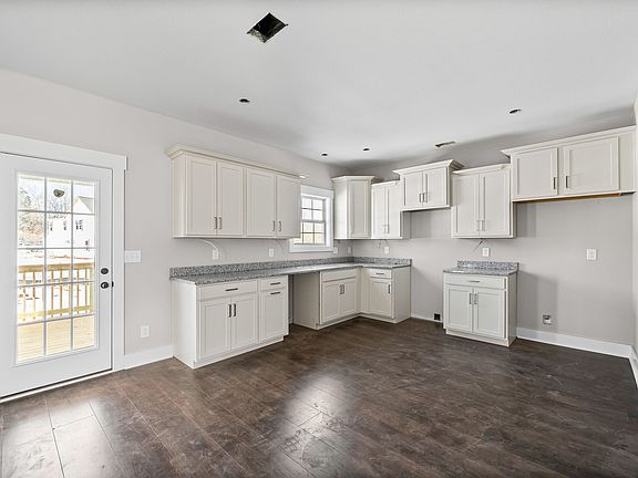 4th image of 76 Sycamore Hl Lot 76
