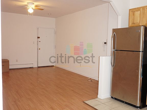 2nd image of 86 16th St #2RU