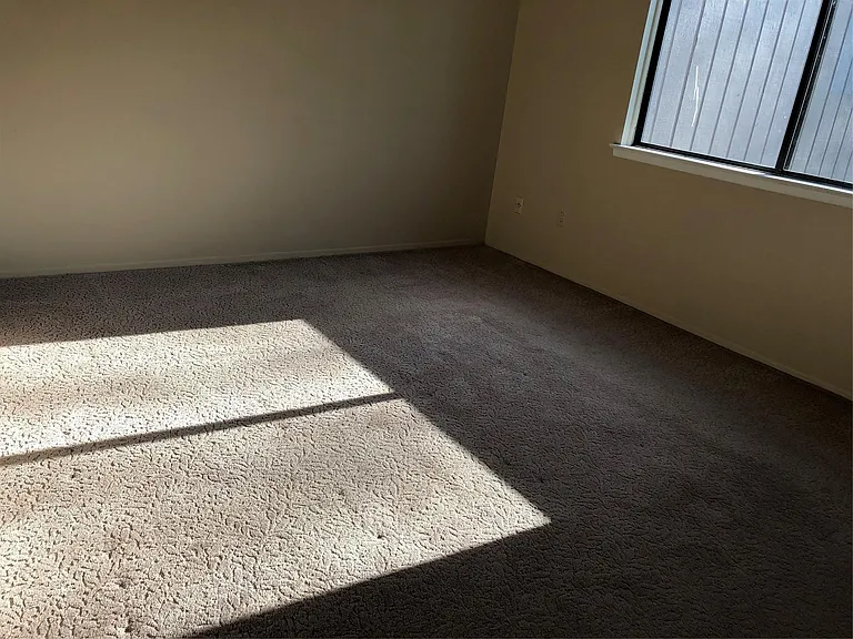 29880 W Twelve Mile Rd #812 — Photo 11