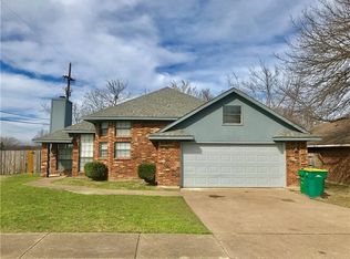 101 Craddock Dr, Glenn Heights, TX 75154
