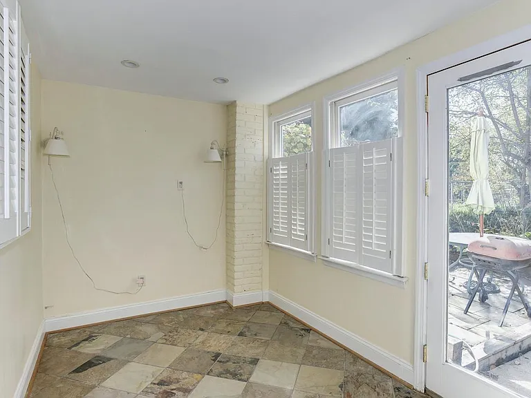 3614 Whitehaven Pkwy NW — Photo 16