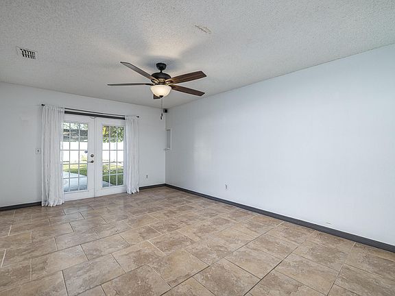 4th image of 15420 Brushwood Dr