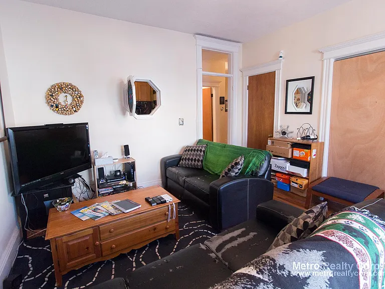 22 Orkney Rd #1 — Photo 3