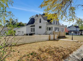 602 N 9th St, Beatrice, NE 68310