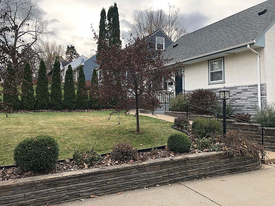 2nd image of 4324 7th St NE