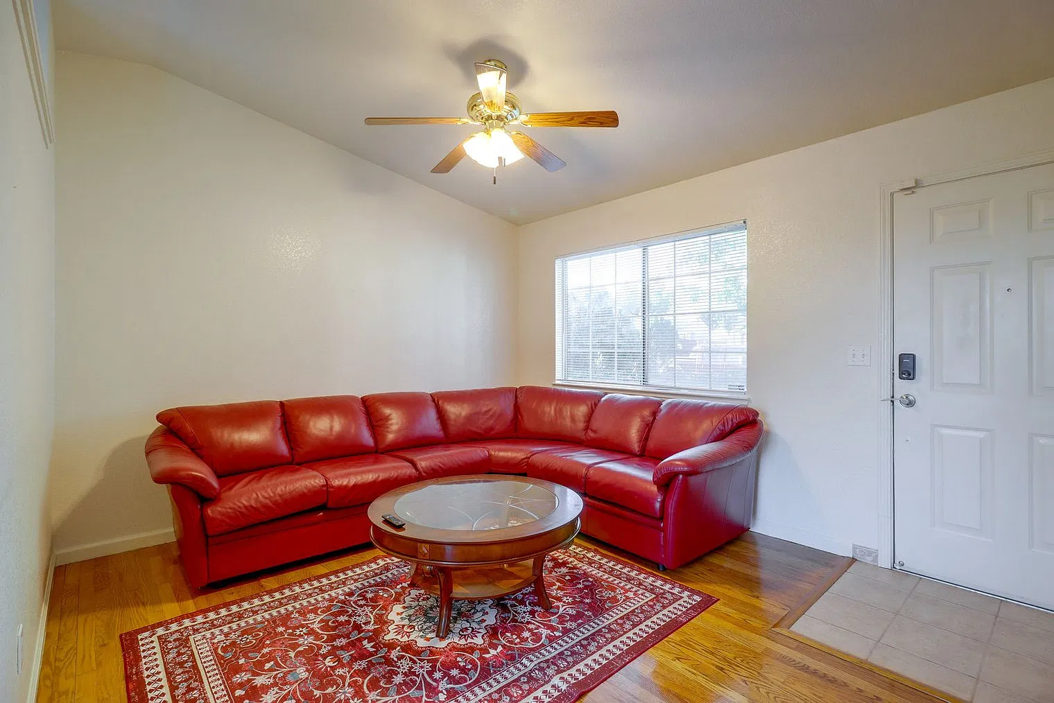 3 bed, 2.0 bath, 893 sqft, $4,257 — Photo 1