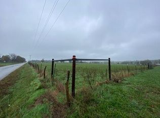 000 Farm Road 2000, Aurora, MO 65605