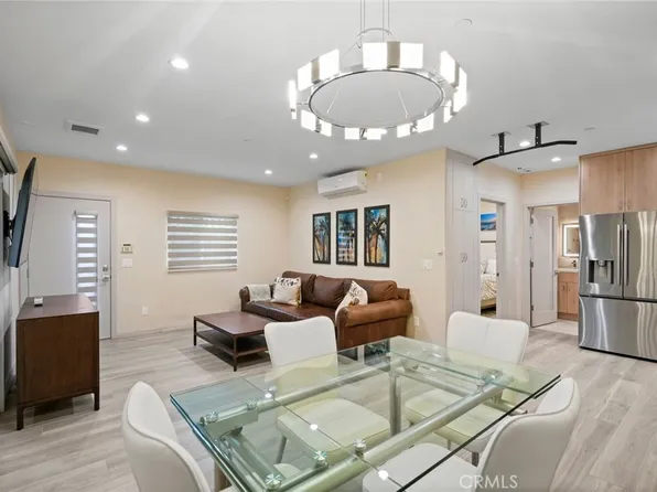 18748 Collins St, Tarzana, CA