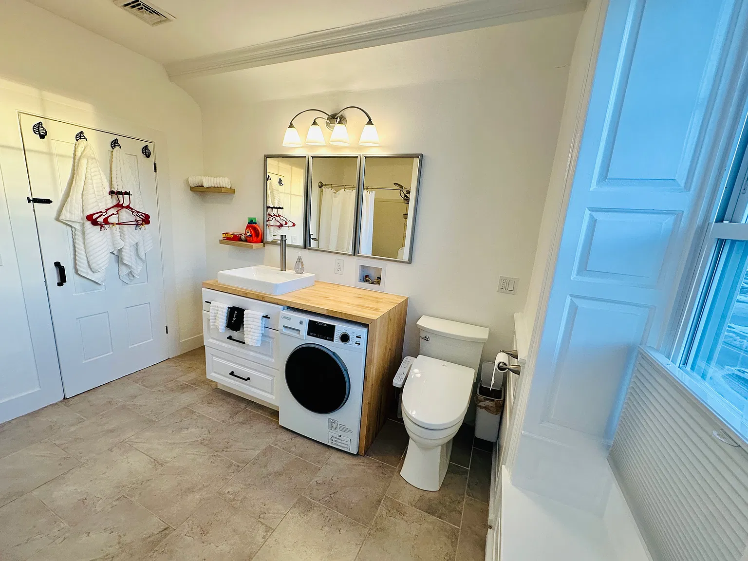 Studio, 300 sqft, $2,435 — Photo 4