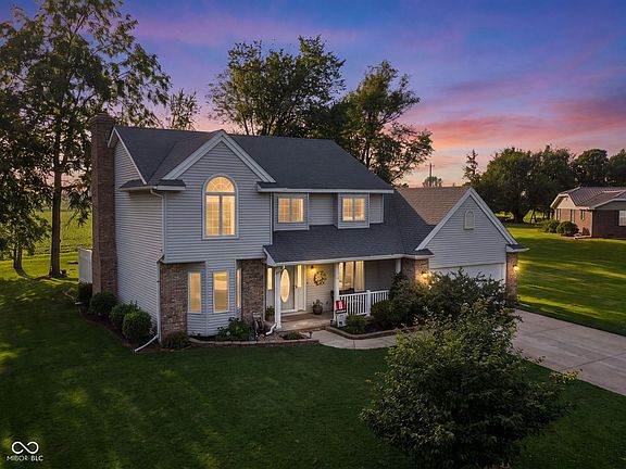2nd image of 46 S Meadow Ln