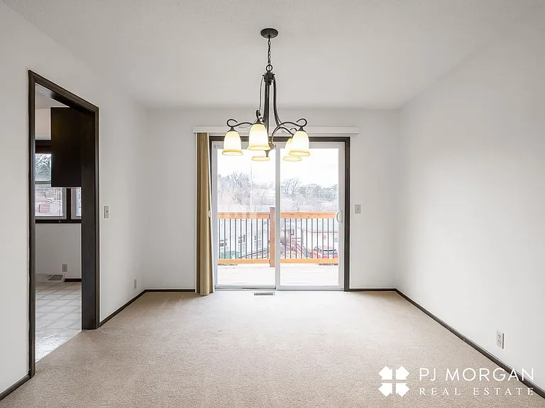1312 S 118th St — Photo 28