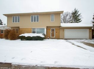 213 W Kathleen Dr, Park Ridge, IL 60068