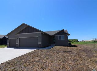 401 Thelma Ave, Harrisburg, SD 57032