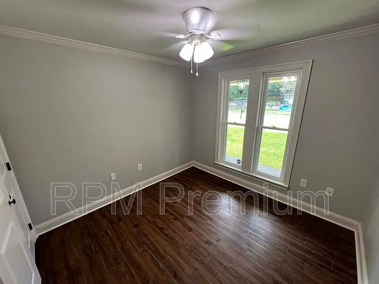 13235 Country Park Ave — Photo 35