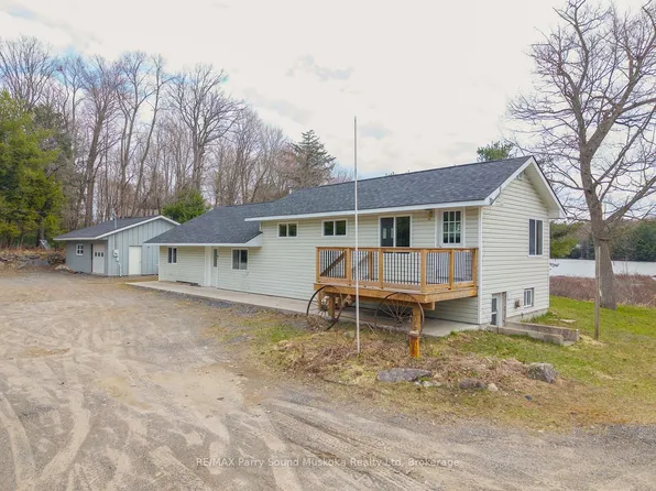 92 Blue Lake Rd, Seguin, ON P2A 0B2