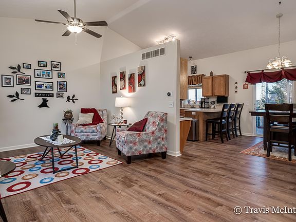 5th image of 2037 Waler Dr