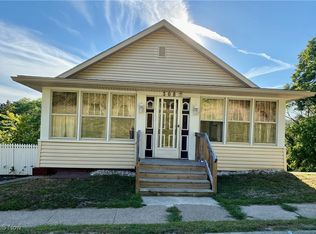 308 S Water St, Uhrichsville, OH 44683