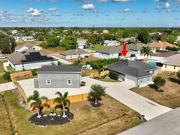 4th image of 375 SW Alcan Drive