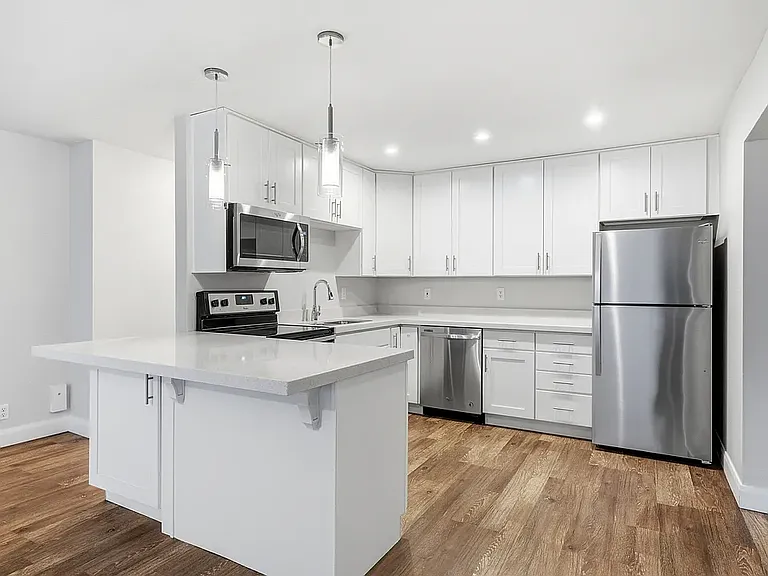 172 W Clinton Ave #105 — Photo 5