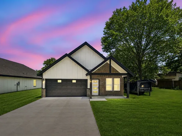 3104 Delafield Ln, Dallas, TX 75227