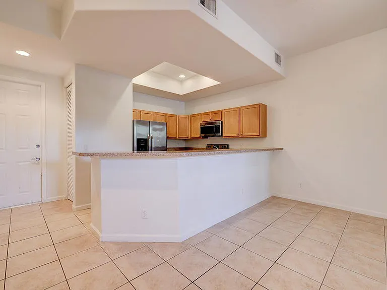 10560 SW Stephanie Way #1102 — Photo 8