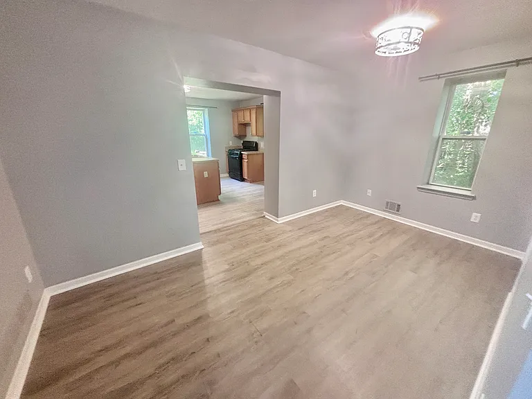1751 Clara St — Photo 10