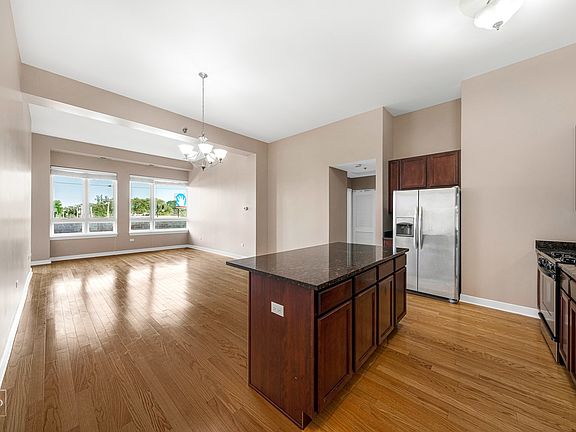 3rd image of 6000 N Cicero Ave APT 205