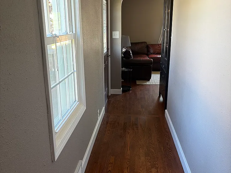 1708 Hawthorne Ave — Photo 10
