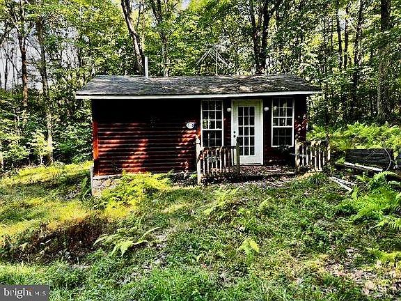 2nd image of 140 Hollis Beaulieu Rd