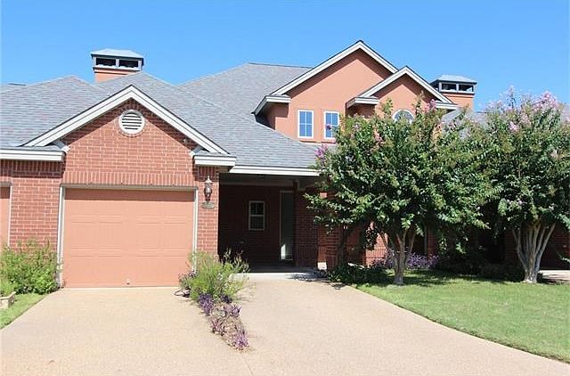 Great Townhome in a 4 unit bock.  Country quiet in Colovista Country Club.  Lots of peaceful acres to enjoy.  Only 8 total units on site and wonderful Colorado river views!