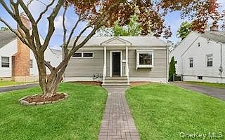 1st image of 1325 Stoneybrook Avenue