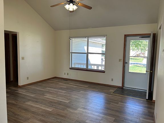 5th image of 606 Valley View Dr Unit 1