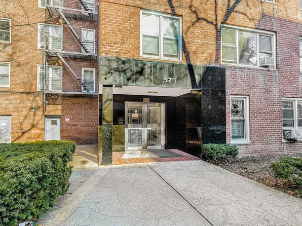 525 West 236th Street image 16 of 17