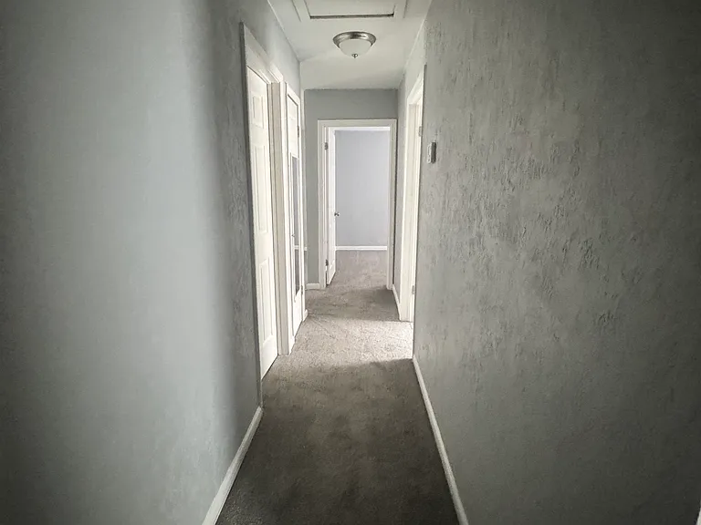 2953 Moffett Ave — Photo 6