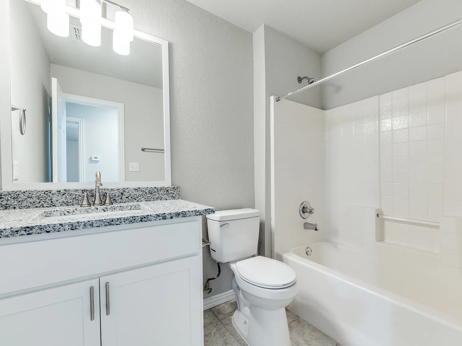 2 bed, 1148 sqft, $1,725 — Photo 3