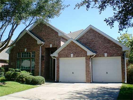 1st image of 707 Avery Dr