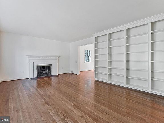 5th image of 1719 Oak Ln