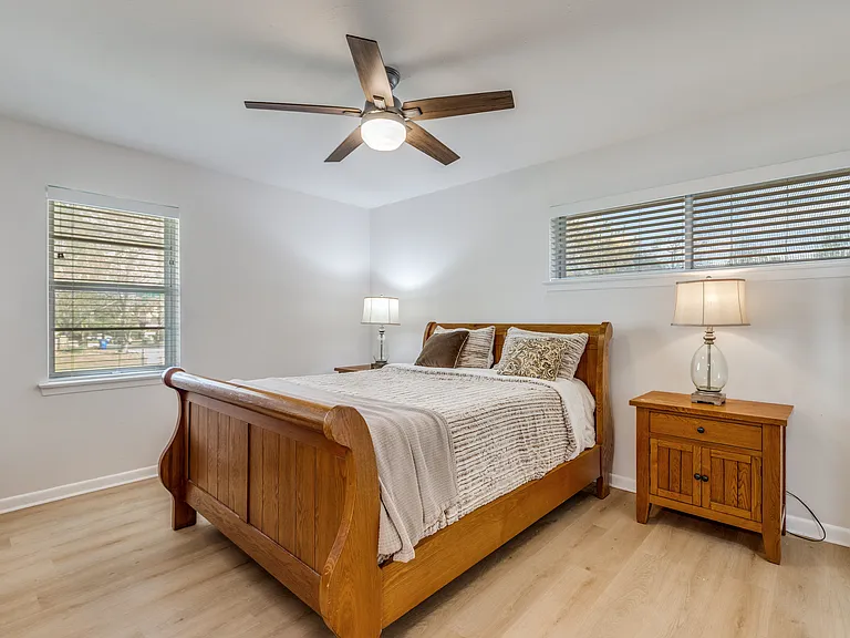 401 Daisy Dr — Photo 20
