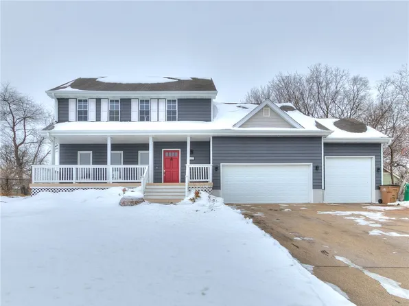6401 Country Ridge Ln, Johnston, IA 50131